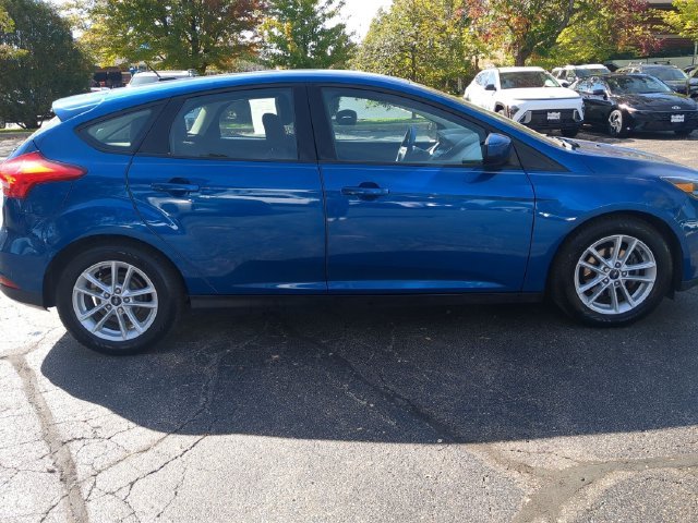 Used 2018 Blue Ford SE image 8