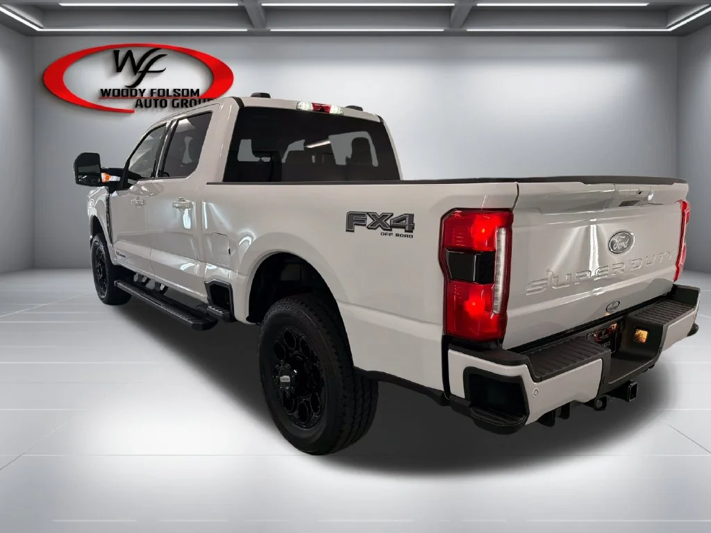 New 2027 Oxford White Ford F-250® Lariat® image 8