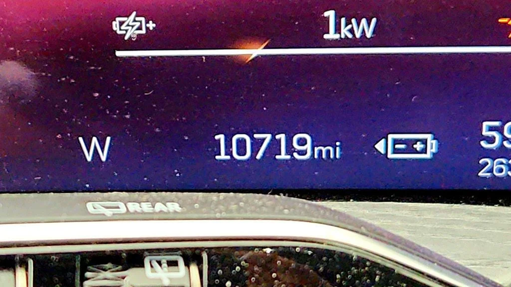 Used 2026 Deep Space Metallic Cadillac AWD 4dr Premium Luxury w/ Executive Second Row Seating image 14