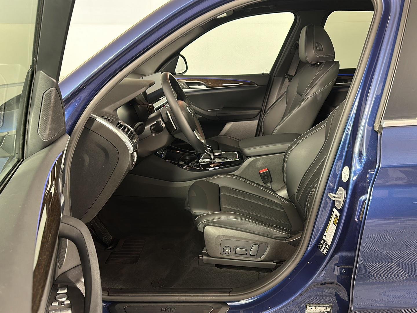 Used 2024 Phytonic Blue Metallic BMW xDrive30i image 7
