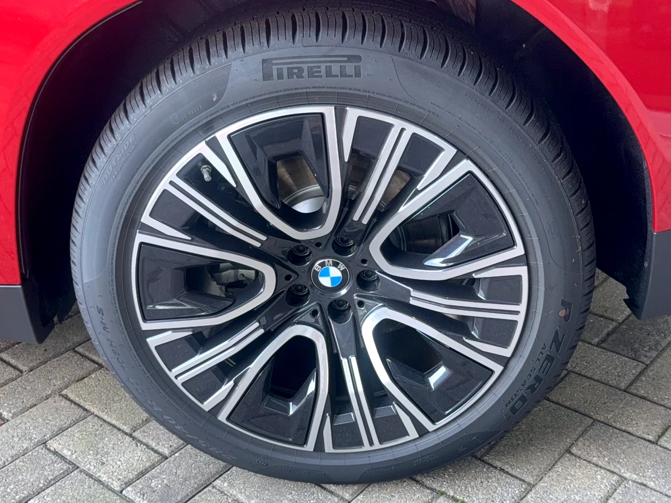 New 2026 Vegas Red Metallic BMW 30 xDrive image 31