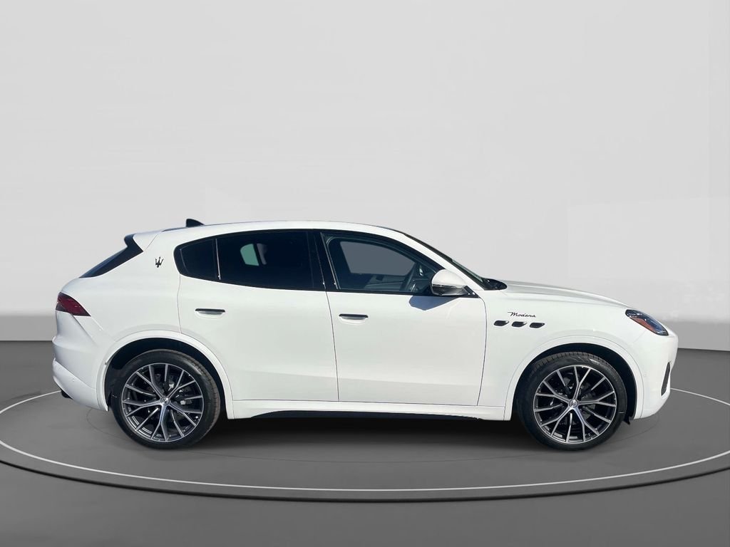 New 2026 Bianco Maserati Modena image 3