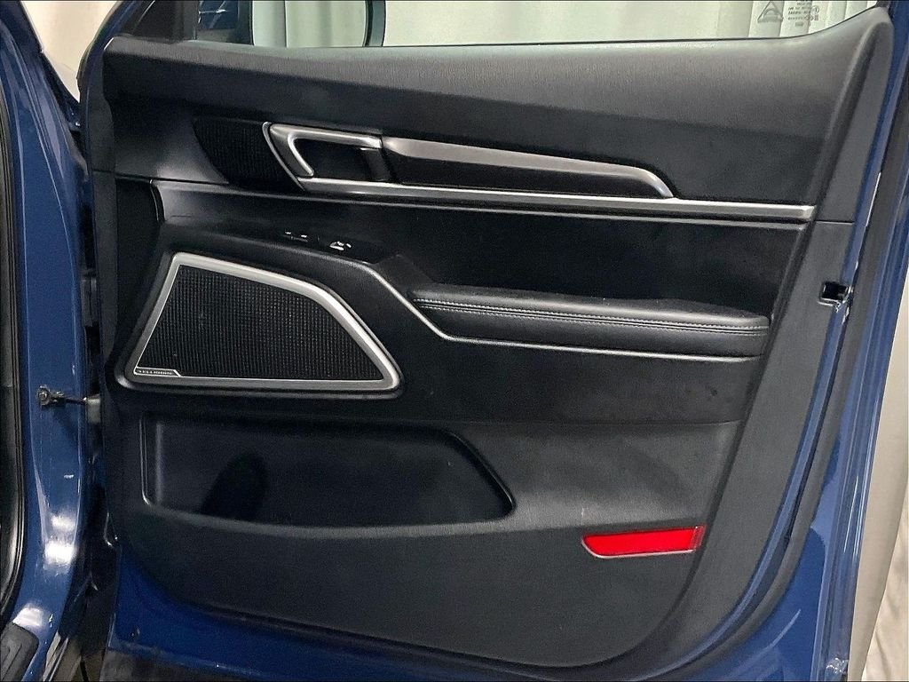 Used 2024 Black Kia S image 12