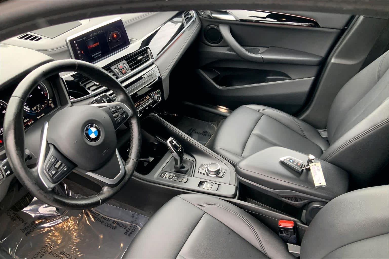 Used 2022 Jet Black BMW xDrive28i image 16