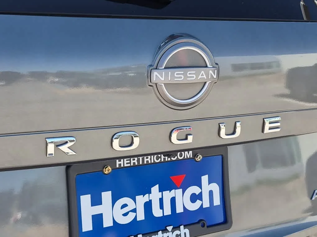 Used 2023 Gun Metallic Nissan S image 20