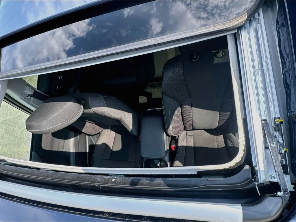 Certified Used 2025 Blue Subaru Premium image 29
