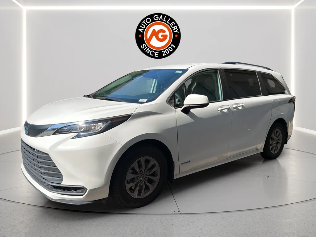 Used 2021 White Toyota LE image 3