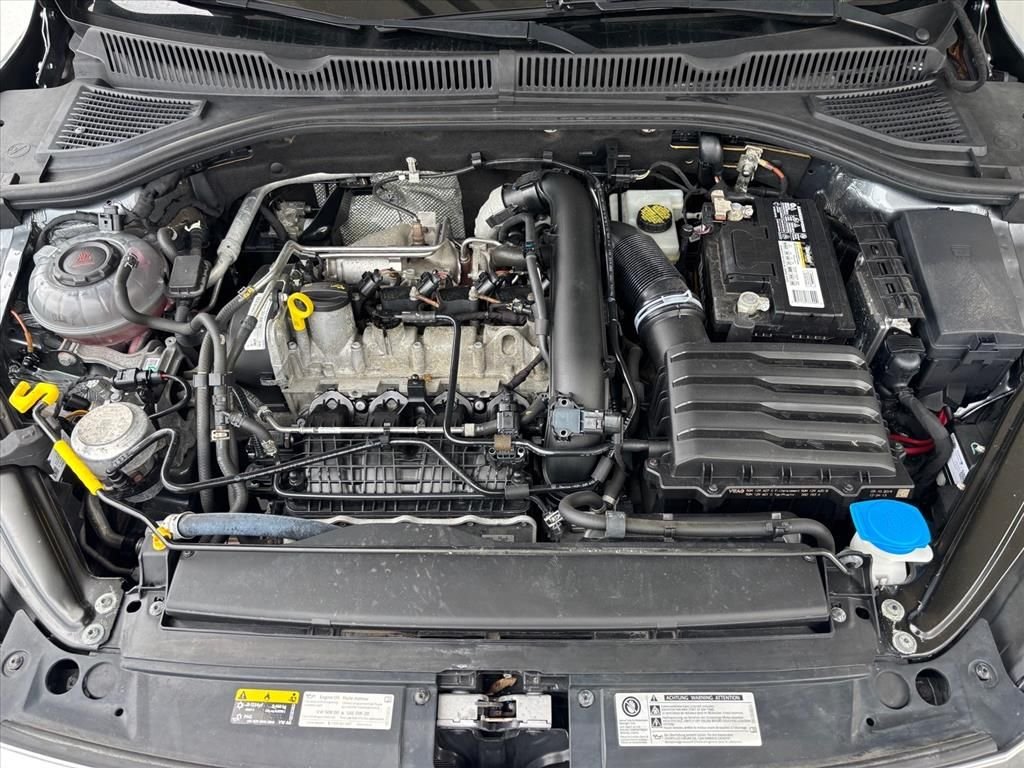 Used 2019 Platinum Gray Metallic Volkswagen 1.4T S image 29