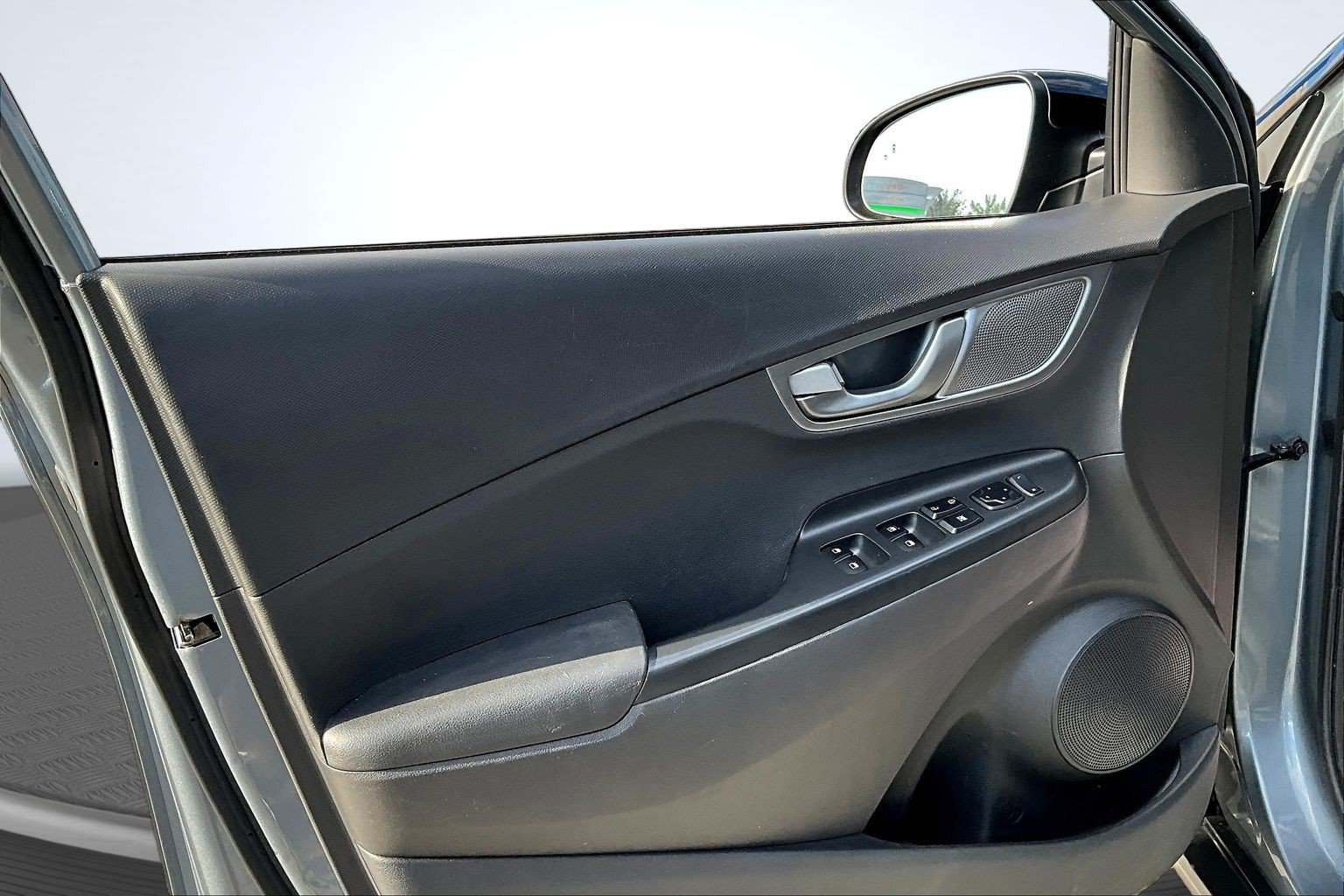 Used 2021 Silver Hyundai SEL image 17