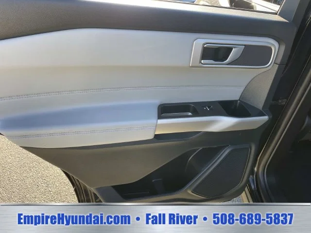 Used 2023 Black Ford XLT image 17