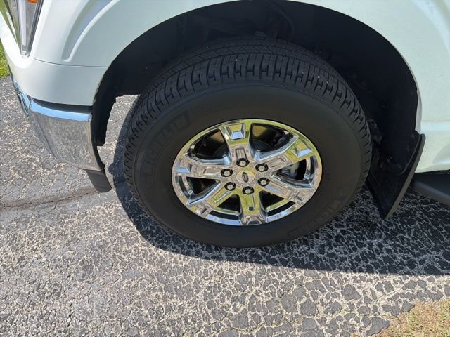 Used 2023 White Ford XLT image 24