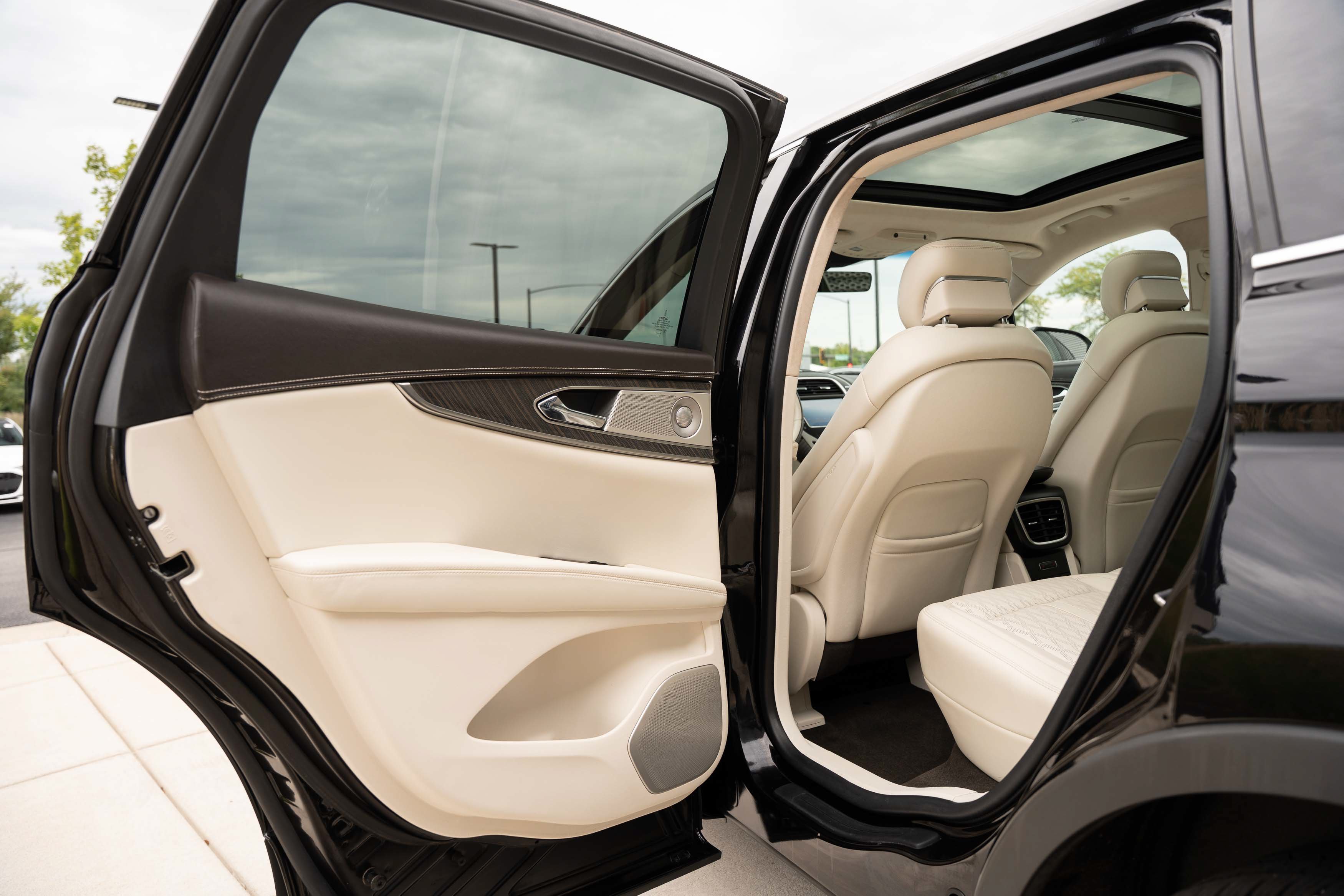 Used 2020 Infinite Black Lincoln Black Label image 24