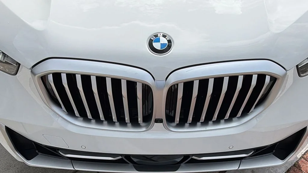 Certified Used 2026 Alpine White BMW sDrive40i image 9