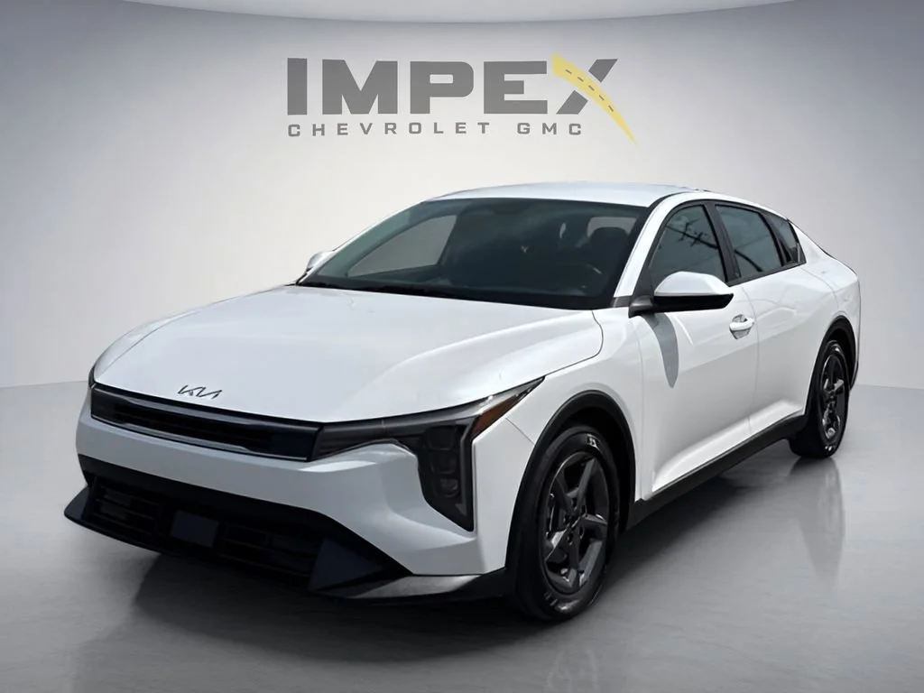 Used 2025 White Kia LXS image 1