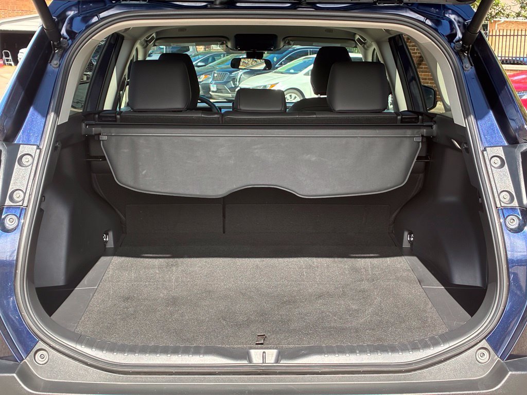 Used 2026  Toyota XLE Premium image 29