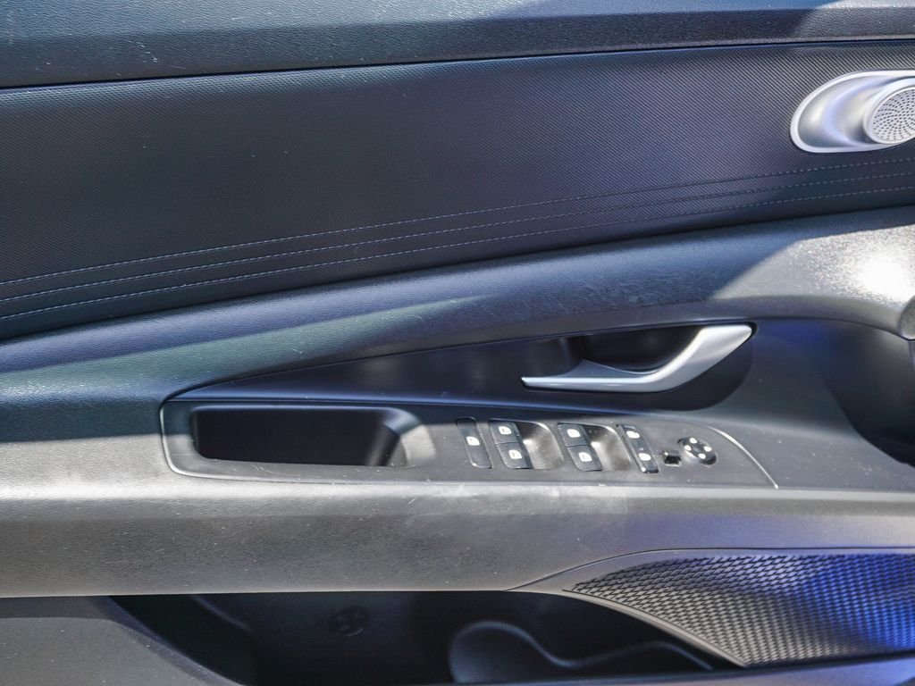 Used 2023 Blue Hyundai SE image 18