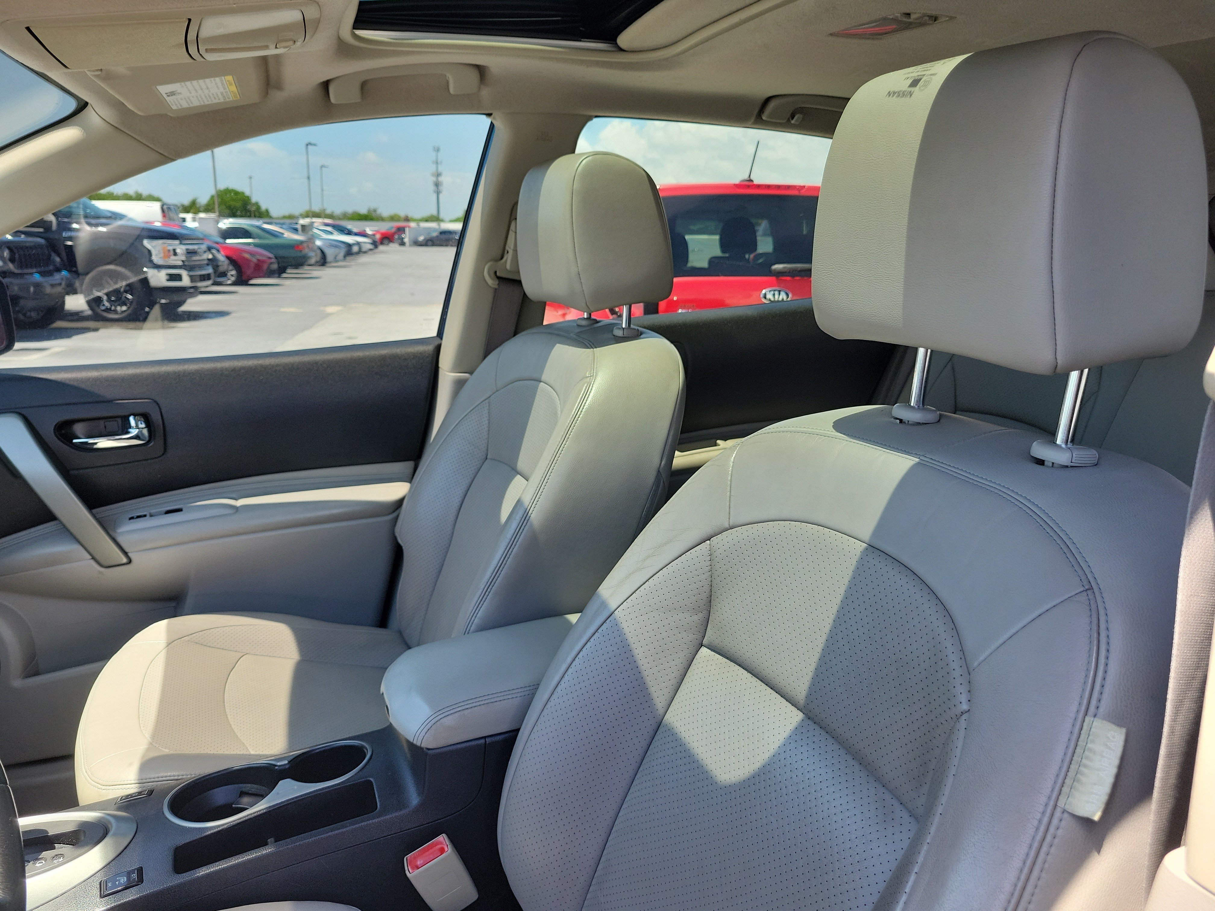Used 2011 Indigo Blue Nissan SV image 20