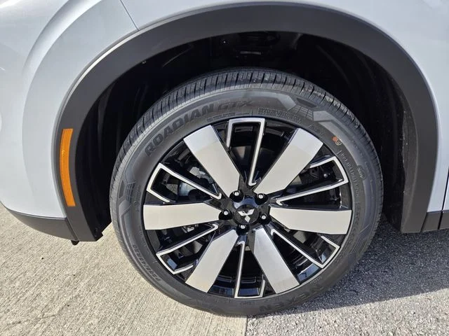 New 2026 White Mitsubishi SE image 4