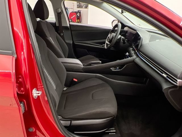 2024 Hyundai Elantra SEL - Photo 15