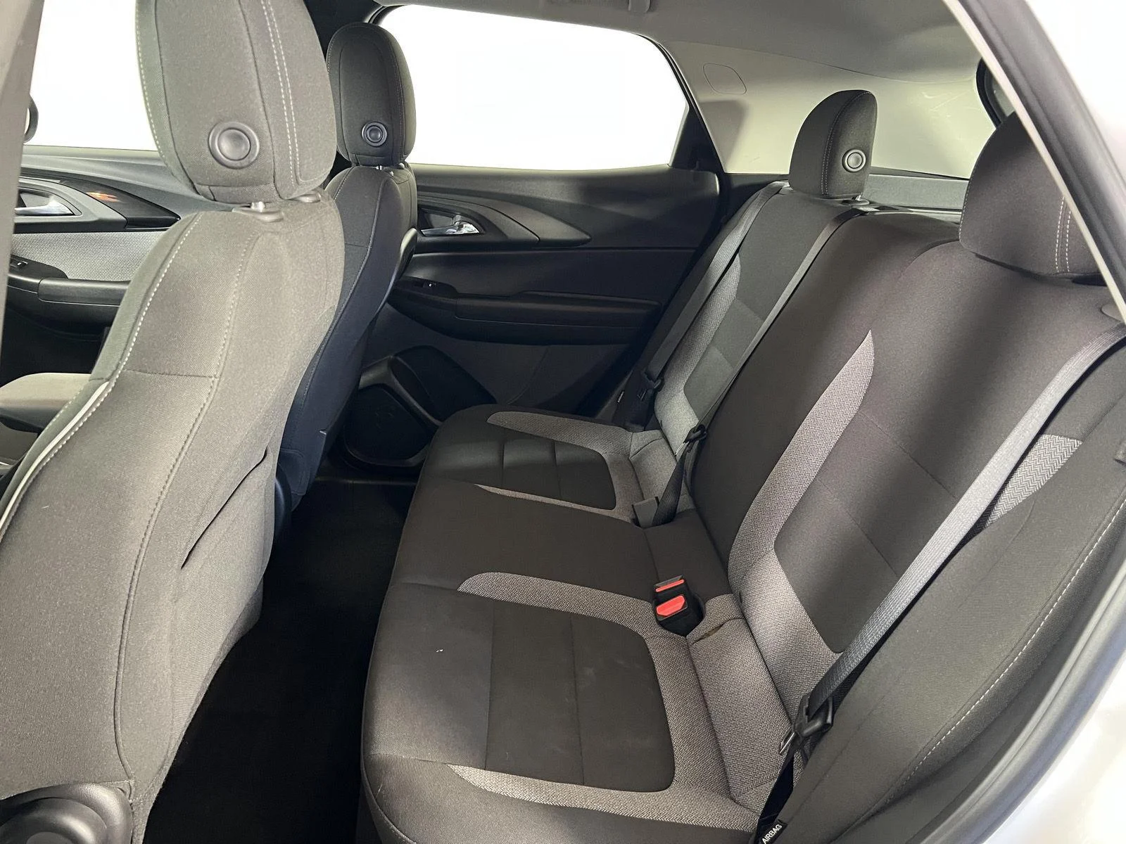 Used 2021 SUMMIT WHITE Chevrolet LS image 17