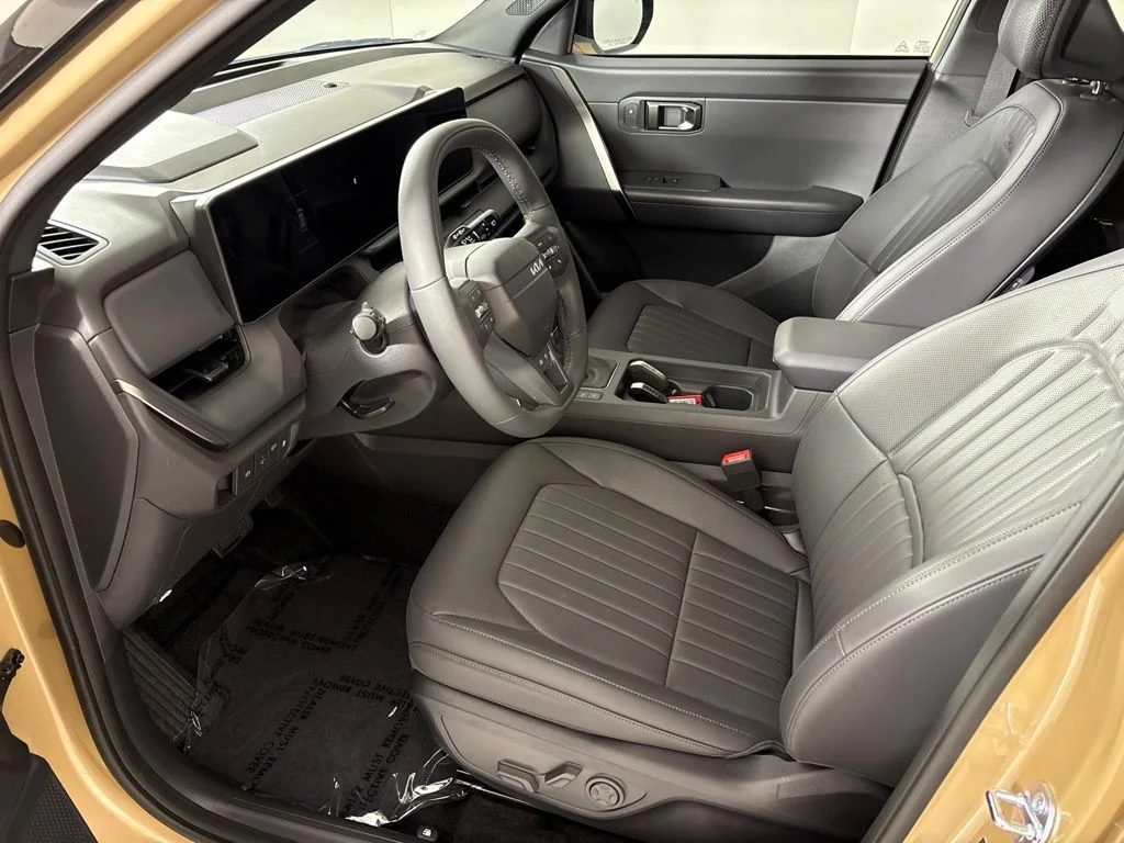 New 2027 Terrain Brown / Black Roof Kia X-Line S image 26