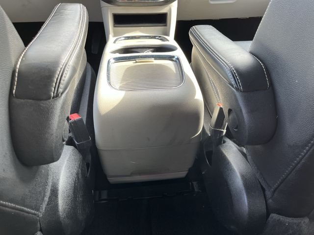 Used 2019 White Dodge SXT image 23