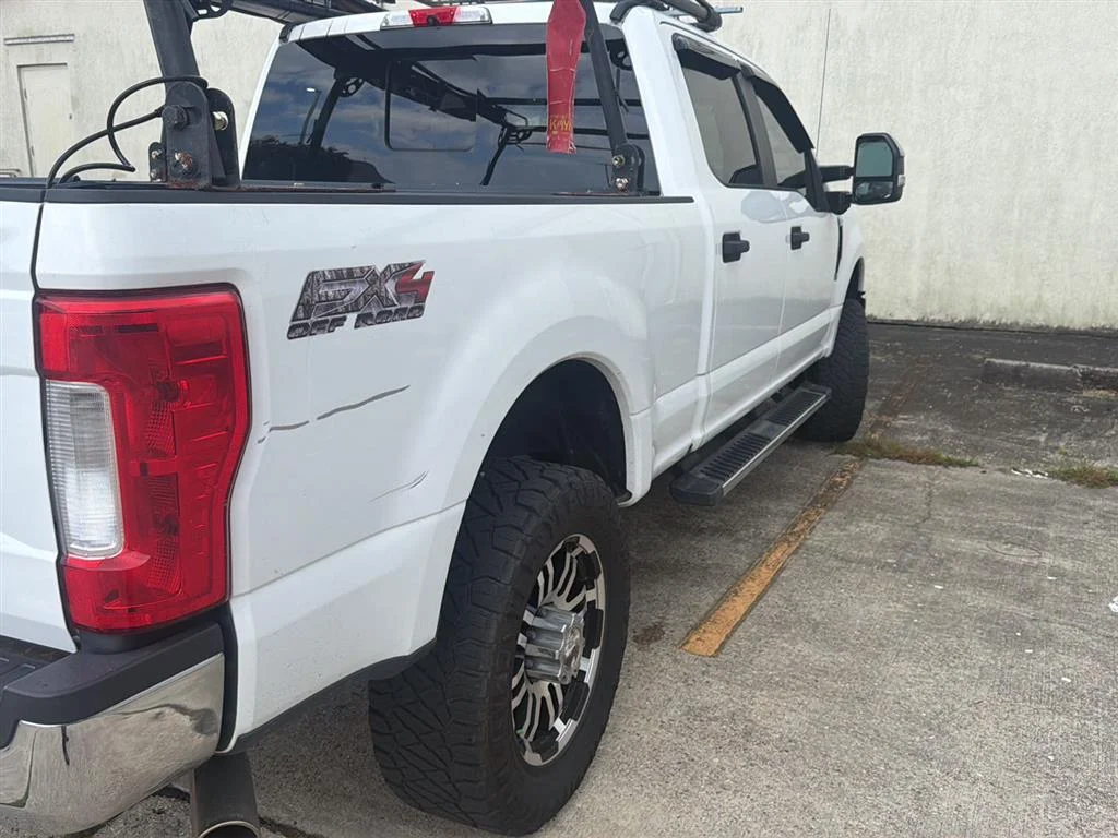 Used 2019 Oxford White Ford XL image 3