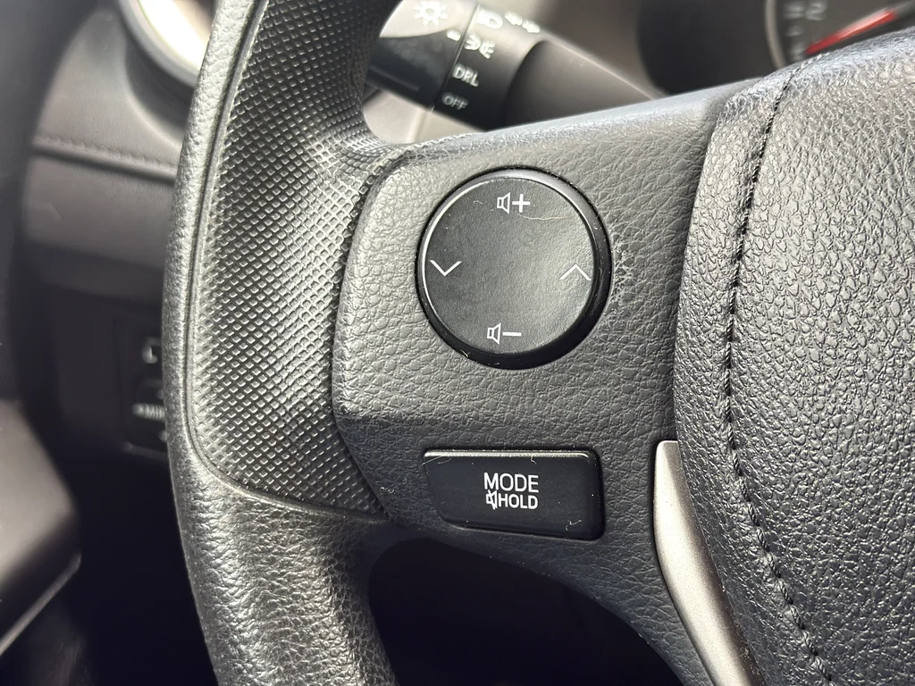 Used 2016 White Toyota LE image 16