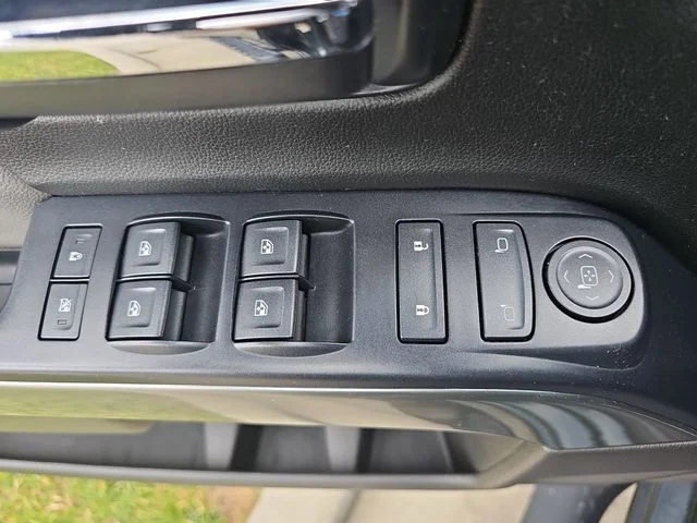Used 2018 Gray Chevrolet LT image 27