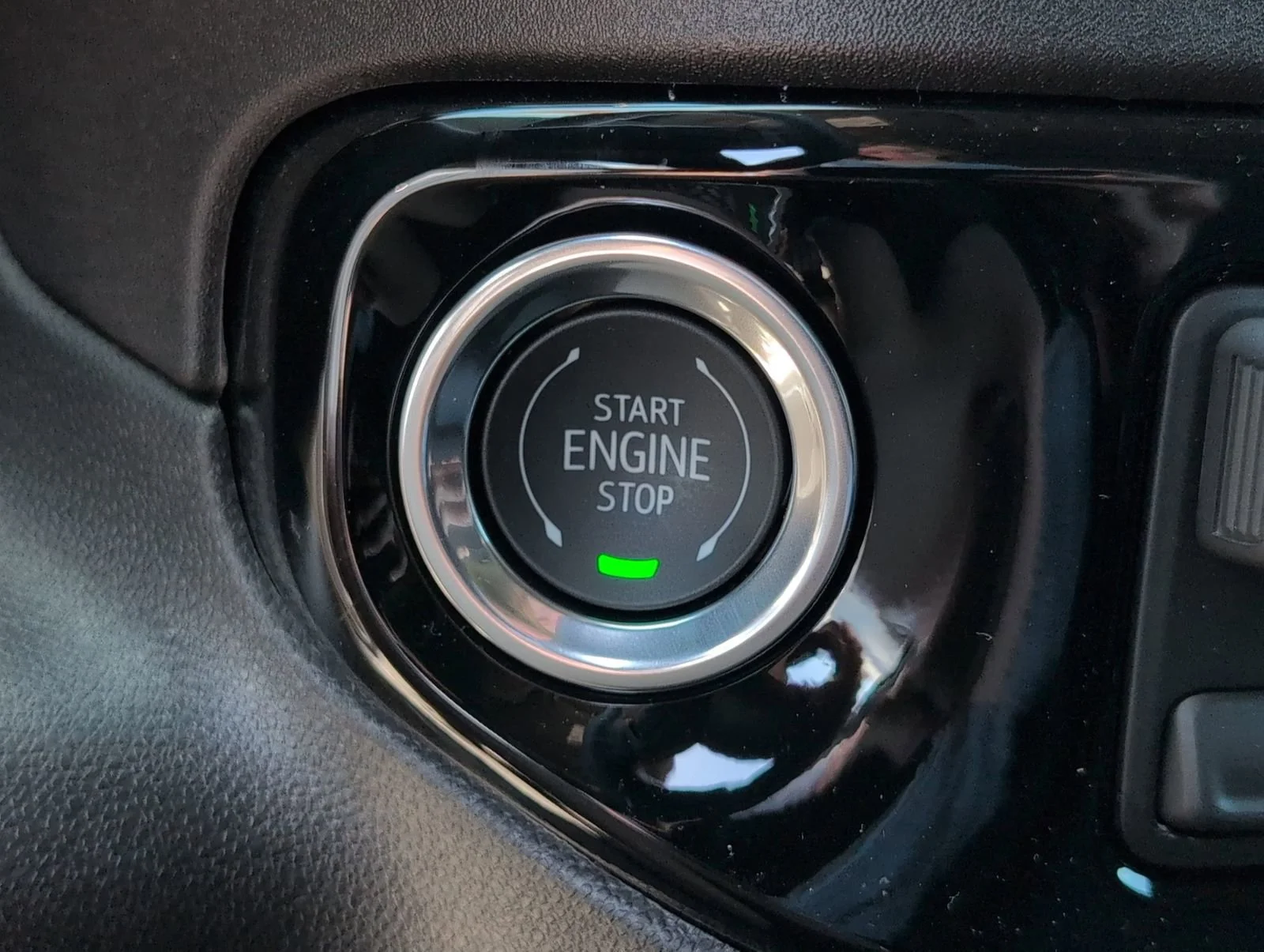 New 2026 Sterling Metallic GMC Elevation image 21