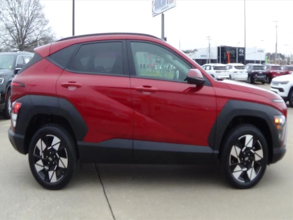 Used 2025 Ultimate Red Metallic (r2p) Hyundai SEL image 5