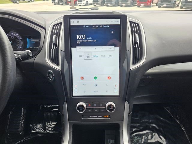 Used 2022 Black Metallic Ford SE image 26