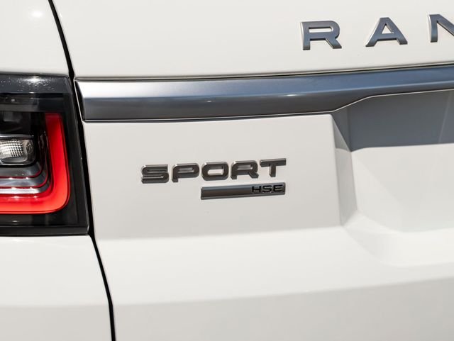 Used 2019 Fuji White Land Rover HSE image 11