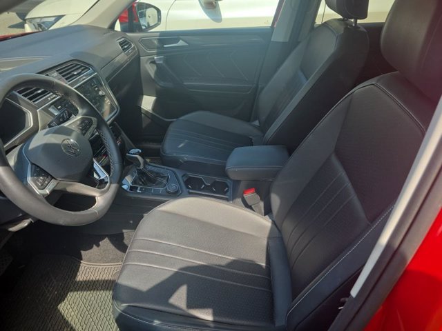 Used 2023 Kings Red Metallic Volkswagen SE image 3