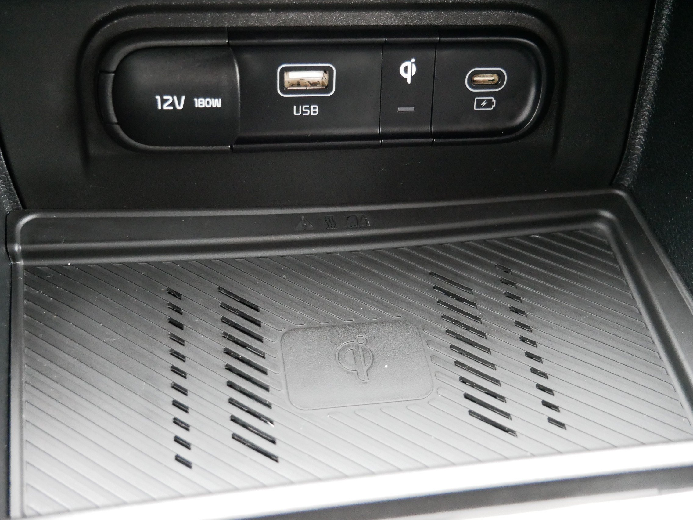 2023 Kia Sportage EX - Photo 23