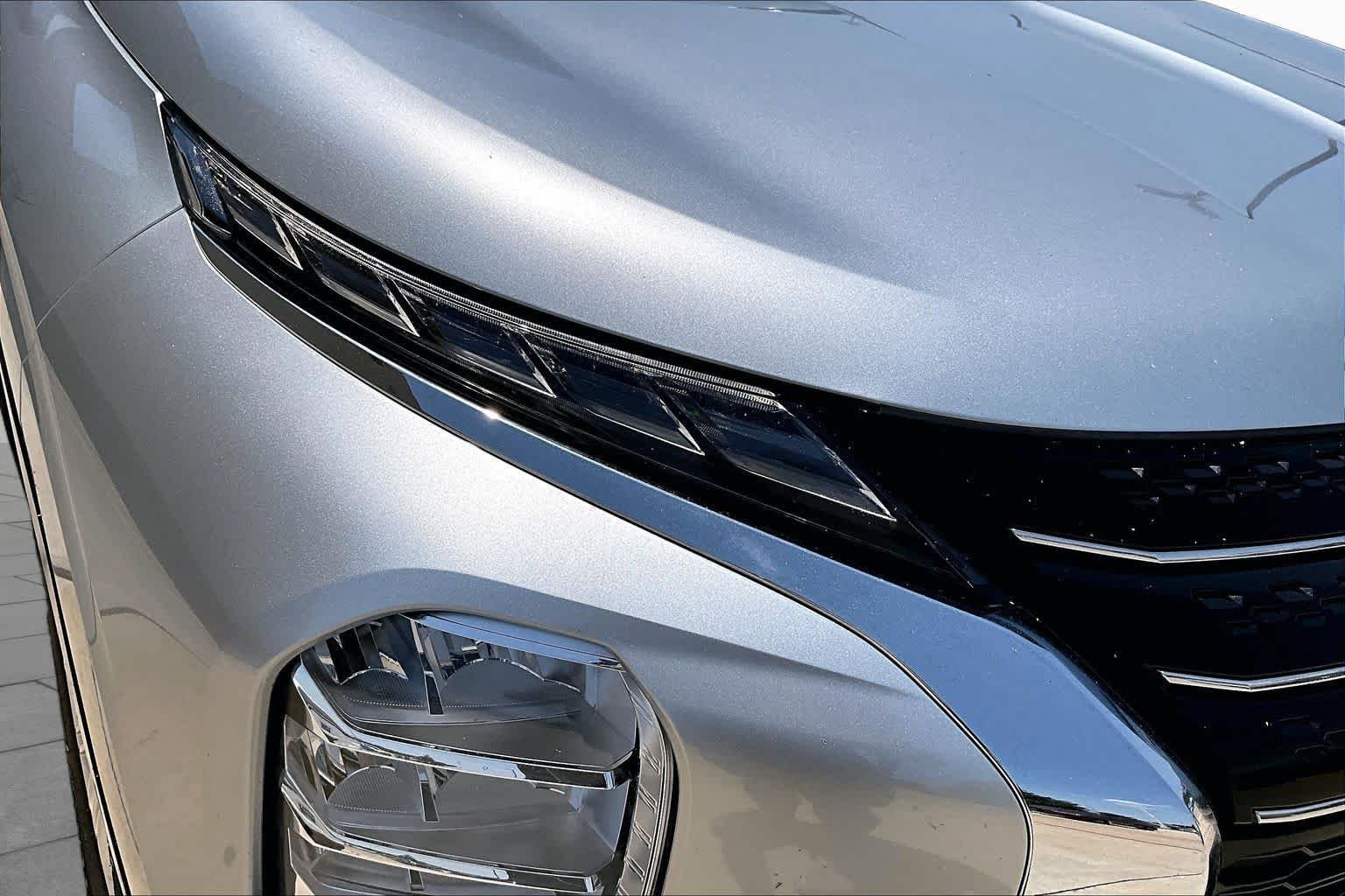 Used 2023 Alloy Silver Metallic Mitsubishi ES image 52