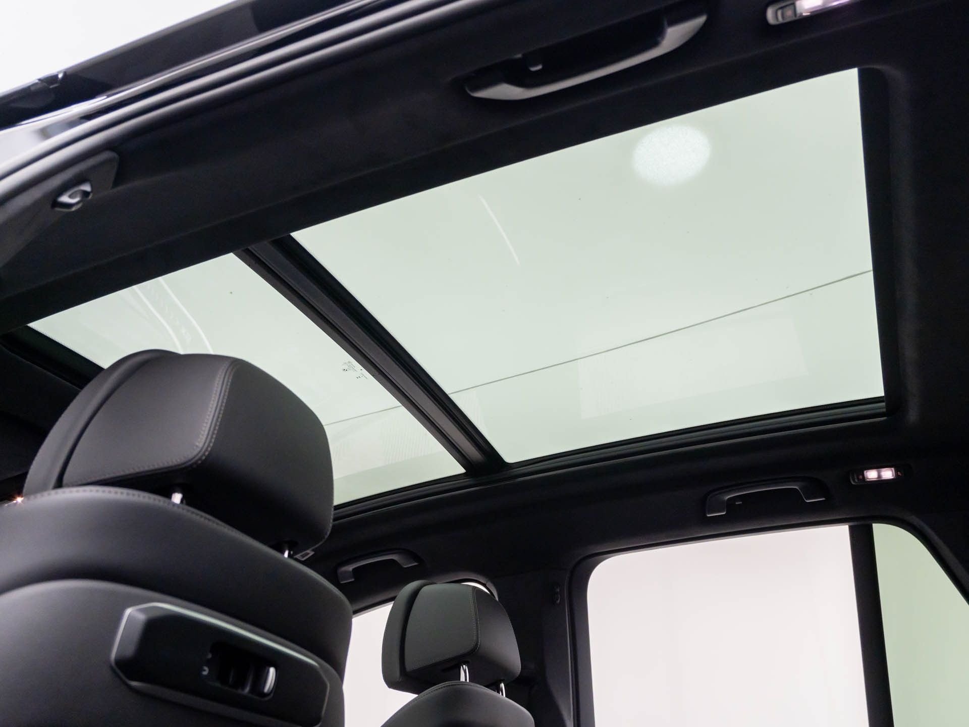 New 2026 Black Sapphire Metallic BMW xDrive40i image 19
