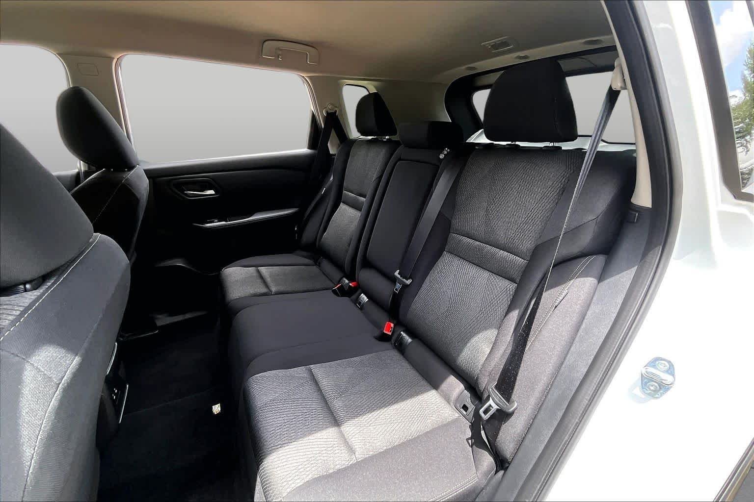 Used 2026 Everest White Pearl Tricoat Nissan SV image 19