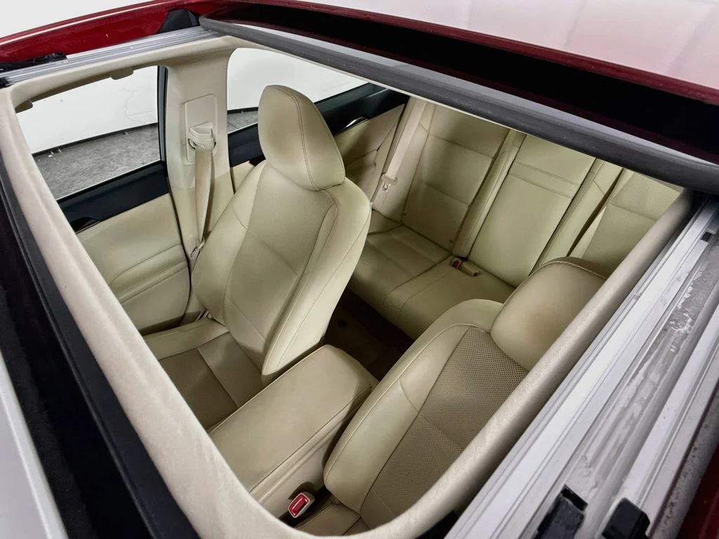 Used 2014 Matador Red Mica Lexus Base image 4