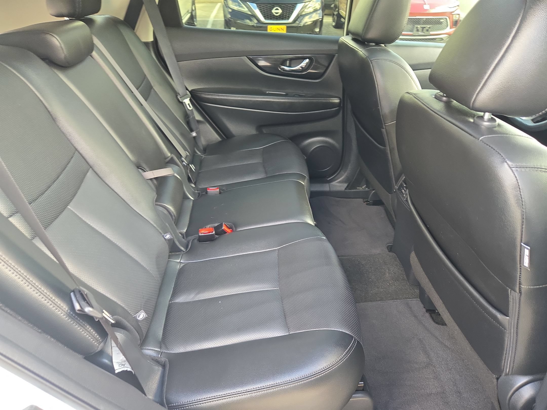 Used 2018 Pearl White Nissan SL image 28
