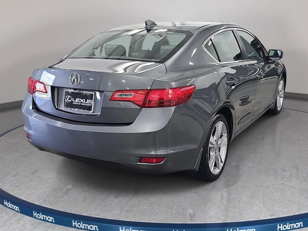 Used 2013  Acura 2.0L image 6