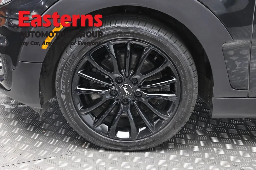 Used 2023 Black MINI Clubman image 32