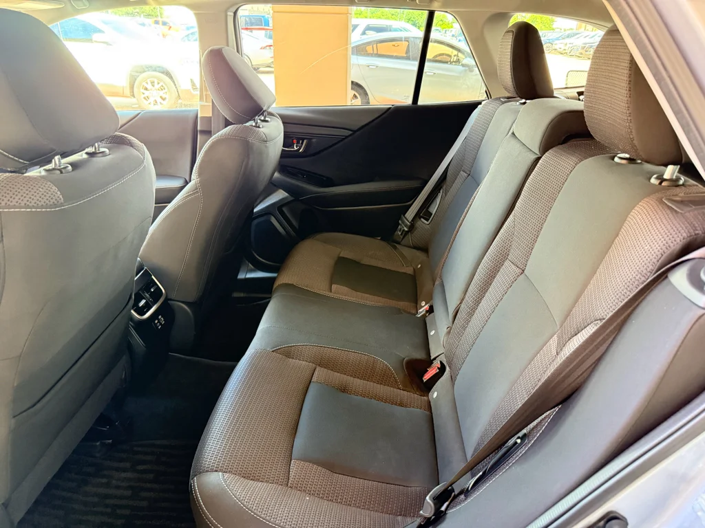 Used 2025 Ice Silver Metallic Subaru Premium image 18