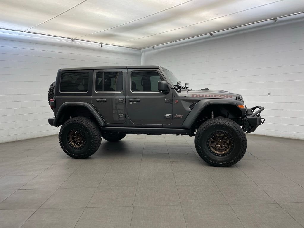 New 2026 Granite Crystal Metallic Clear-Coat Exterior Paint Jeep Rubicon image 2