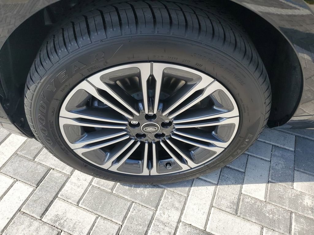 2026 Land Rover Range Rover Evoque Dynamic SE - Photo 13