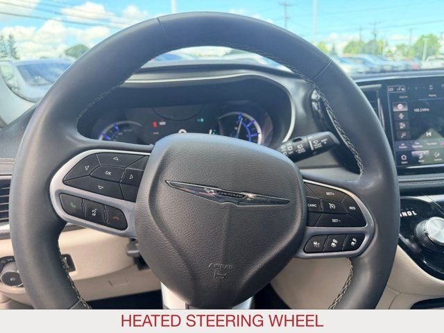 Used 2024 White Chrysler Select image 9