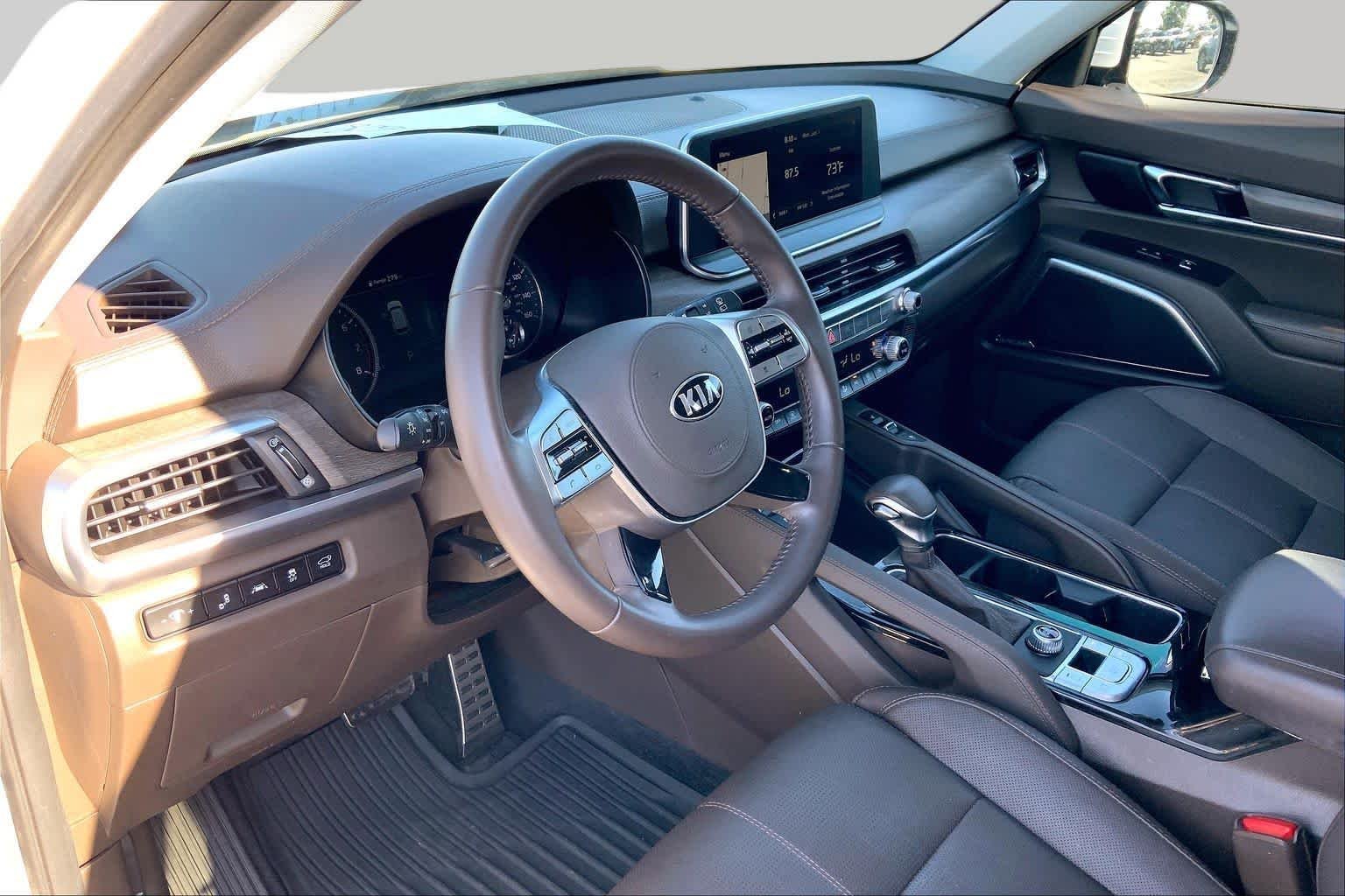 Used 2021 Glacial White Pearl Kia SX image 18