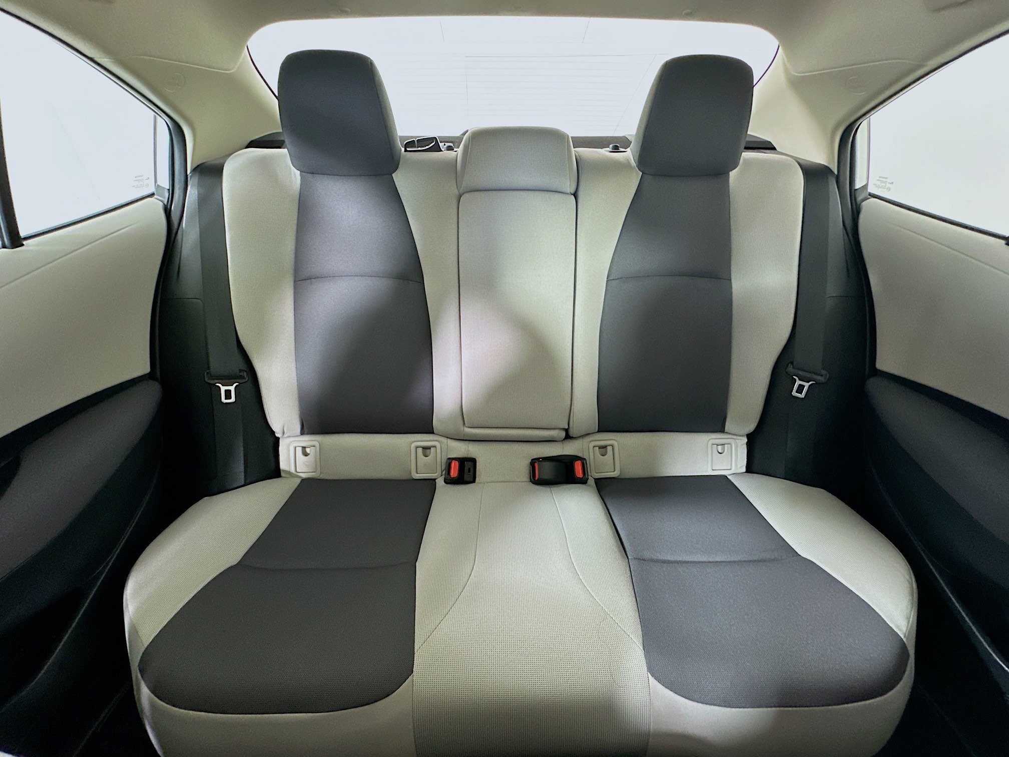 Used 2024 Ice Toyota LE image 29
