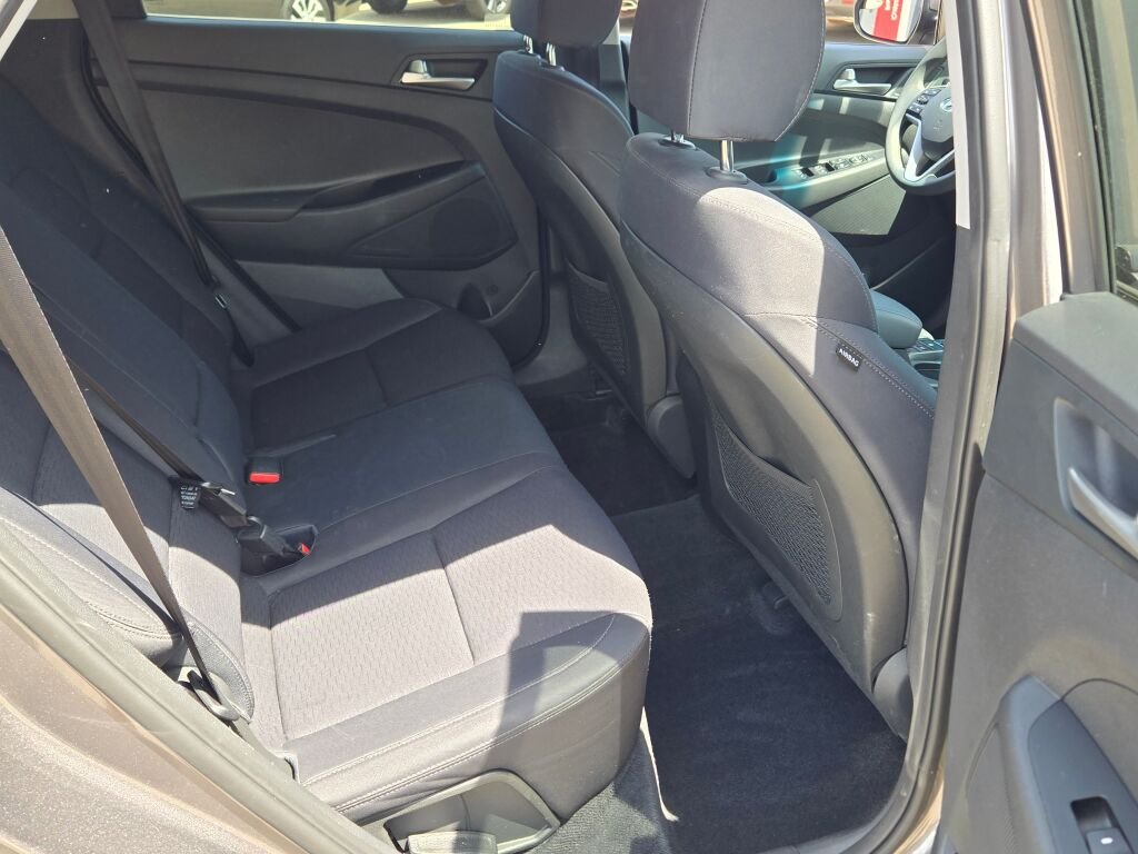 Used 2020 Gray Hyundai SE image 7