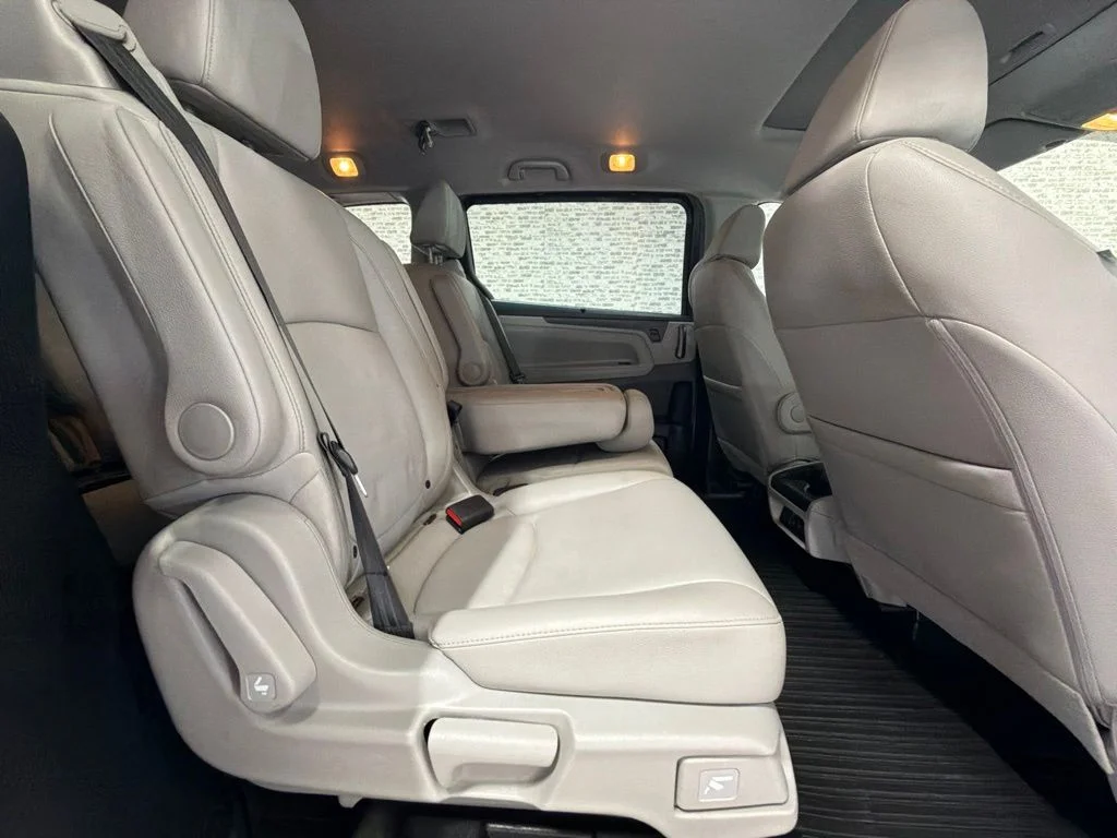 Used 2020 Lunar Silver Metallic Honda EX-L image 13